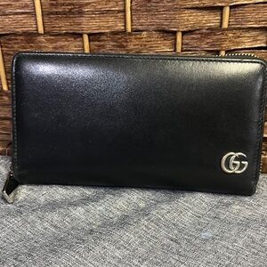 Gucci Black Leather Long Wallet VGUC